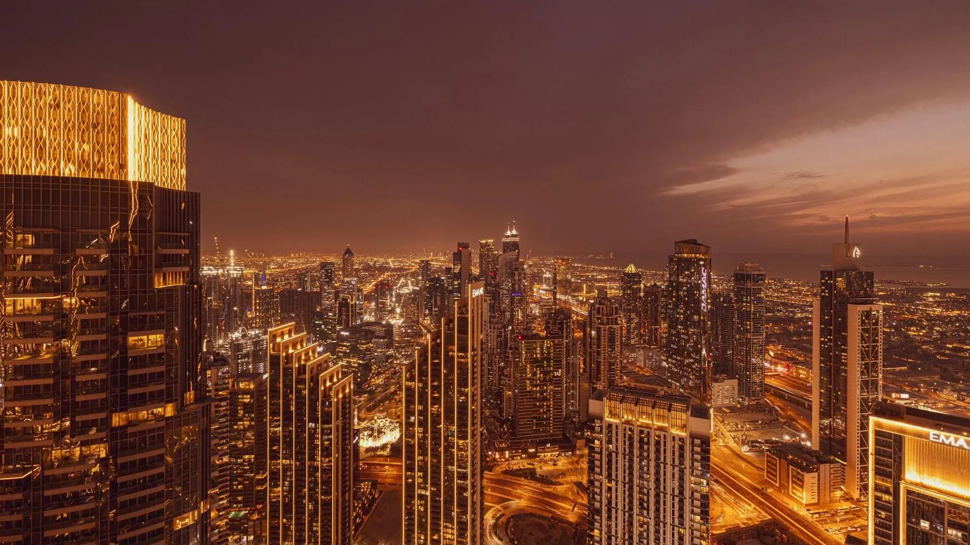 Great View From 63Th Floor! Amazing Pool With Burj View! Grande Signature! Dubai Apartment