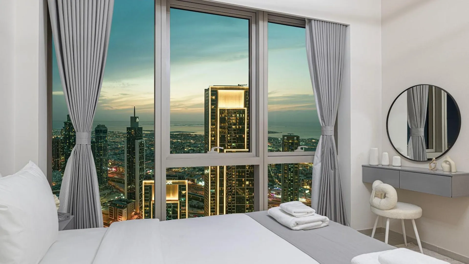 Apartment Great View From 63Th Floor! Amazing Pool With Burj View! Grande Signature! Dubai United Arab Emirates