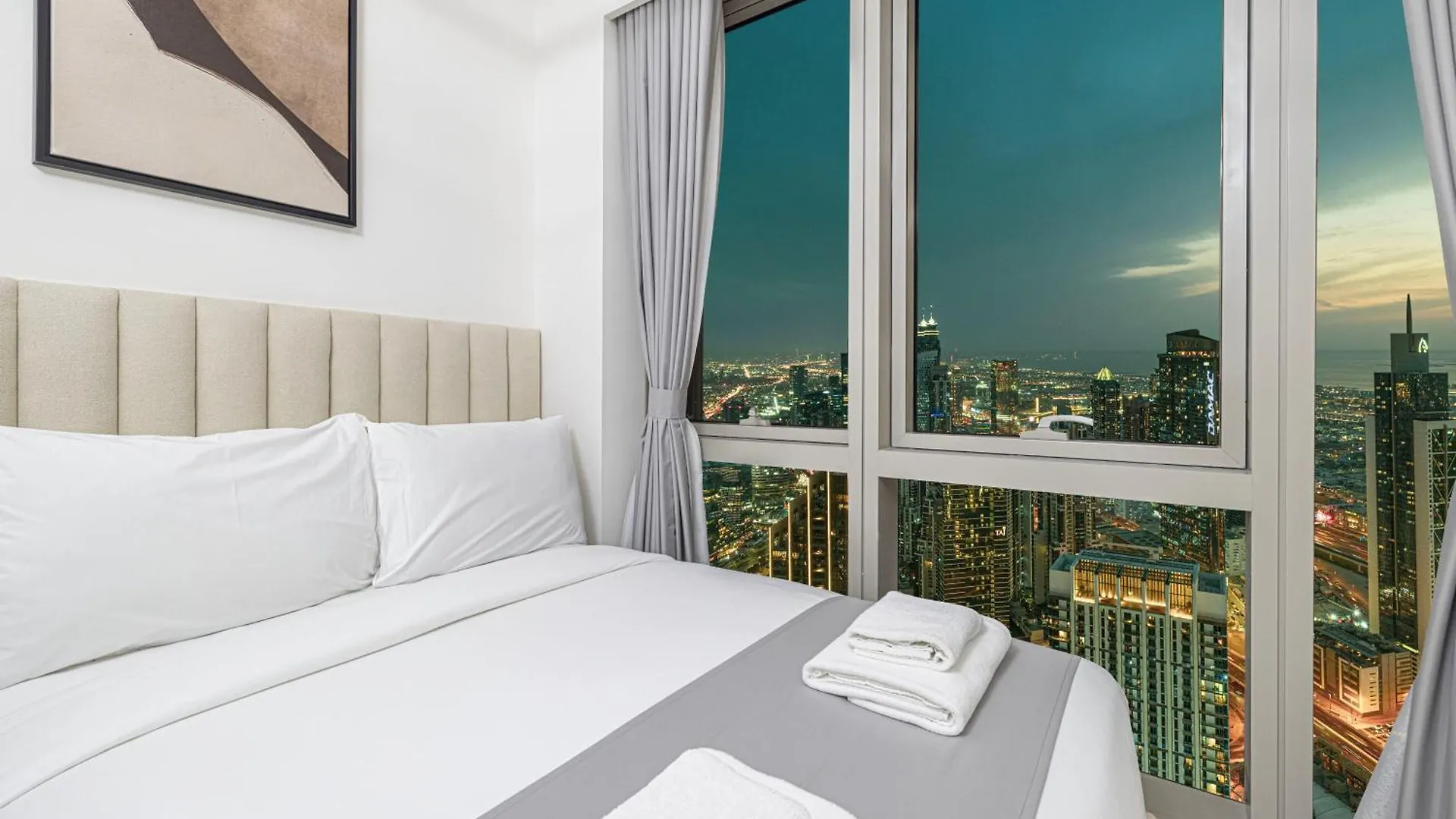 Great View From 63Th Floor! Amazing Pool With Burj View! Grande Signature! Dubai Apartment